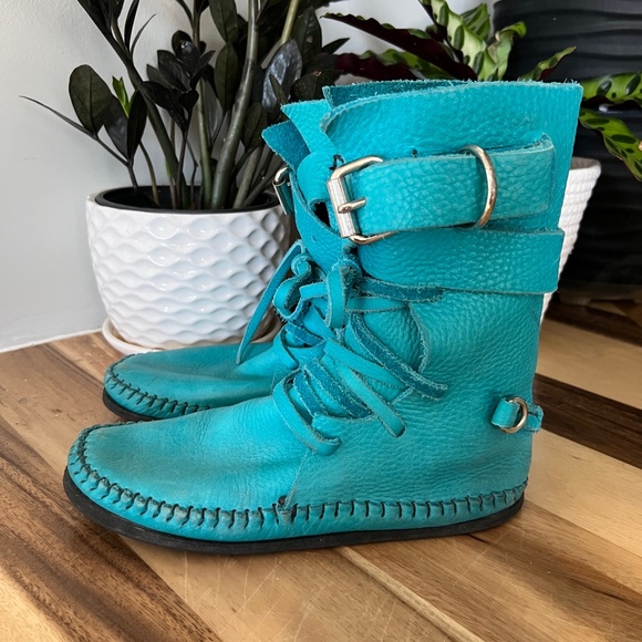 Tread Light Gear leather moccasin boots - Picture 8 of 10